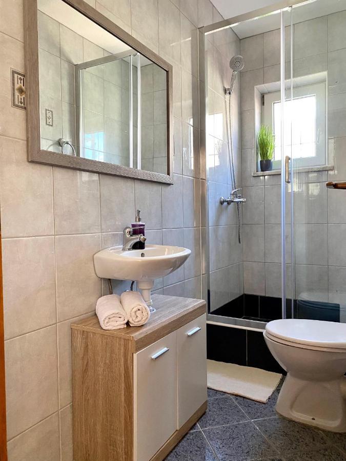 Villa Mihaela - Apartment Mario Cesarica Kültér fotó